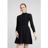 ONLY ONLFJESS DRESS Sukienka dzianinowa black ON321C1HR