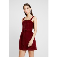 Abercrombie & Fitch PINAFORE BUTTON DOWN DRESS Sukienka letnia red A0F21C031