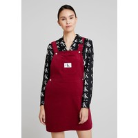 Calvin Klein Jeans MINI DUNGAREE DRESS Sukienka letnia beet red C1821C048