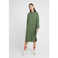 Monki MINDY DRESS Sukienka z dżerseju sage green MOQ21C061