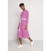 Tommy Jeans PRINTED SHIRT DRESS Sukienka letnia pink daisy TOB21C03B