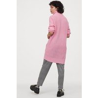 H&M Dzianinowa sukienka z golfem 0805947001 Różowy