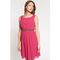 Quiosque Różowa zwiewna sukienka z błyszczącym paskiem 4JW015504