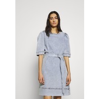 Gestuz ATICA DRESS Sukienka jeansowa light blue GE221C066