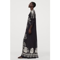 H&M Długa sukienka z krepy 0869907001 Czarny/Nadruk liści
