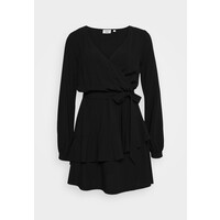 PAMELA REIF X NA-KD OVERLAPPED DETAIL FRILL MINI DRESS Sukienka letnia black NAA21C0D7