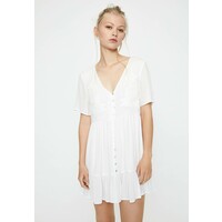 PULL&BEAR STICKEREIEN Sukienka letnia white PUC21C0IF