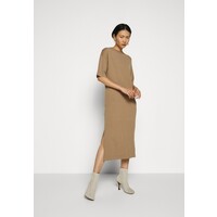 WEEKEND MaxMara ONDA Sukienka dzianinowa kamel MW721C06O