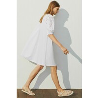 H&M Sukienka z haftem angielskim 0909185001 Biały
