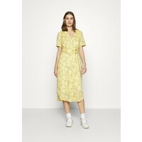 Calvin Klein VOILE WRAP MIDI DRESS Sukienka letnia muted yellow 6CA21C03K