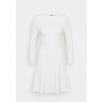 Pinko LIBERIA DRESS Sukienka dzianinowa white P6921C07L