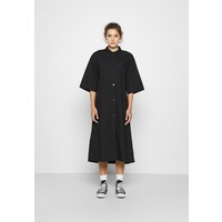 Monki ELIN DRESS Sukienka koszulowa black dark MOQ21C07O