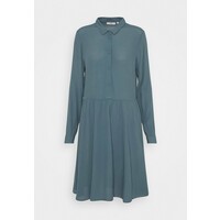 Minimum BINDIE DRESS Sukienka koszulowa china blue MI421C085