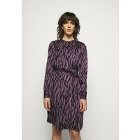 Bruuns Bazaar ZEBRA TREE AYAN DRESS Sukienka letnia purple BR321C046