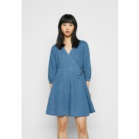 Vero Moda Petite VMHENNA WRAP SHORT DRESS Sukienka jeansowa light blue denim VM021C07V