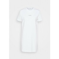 Calvin Klein Jeans MICRO BRANDING DRESS Sukienka z dżerseju bright white C1821C06Z