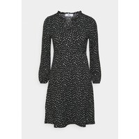 ONLY Petite ONLZILLE V FRILLNECK DRESS Sukienka letnia black/white OP421C08A