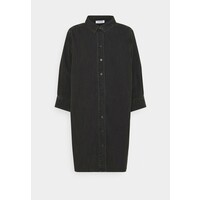 EDITED SIENA DENIM DRESS Sukienka koszulowa black washed EDD21C0C6