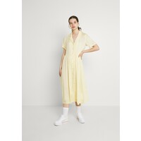 Monki MATTAN DRESS Sukienka koszulowa yellow dusty light MOQ21C08F