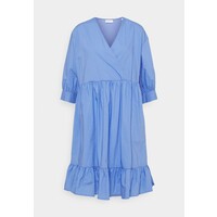 Marc O'Polo DENIM DRESS WRAP OPTIC RUFFLE HEM Sukienka letnia intense blue OP521C04O