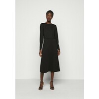 Vero Moda Tall VMNEXT CALF DRESS TALL Sukienka z dżerseju black VEB21C06Y