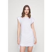 ONLY ONLPERNILLE ROUCHING DRESS Sukienka z dżerseju white ON321C2BR-A11