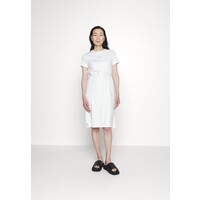 Calvin Klein MICRO LOGO DRESS Sukienka z dżerseju bright white 6CA21C05K-A11