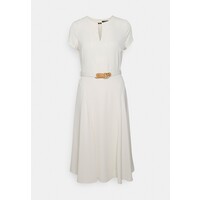 Lauren Ralph Lauren BELTED GEORGETTE DRESS Sukienka letnia mascarpone cream L4221C1E5-A11