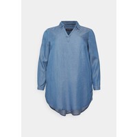 ONLY Carmakoma CARJEMMA LIFE TUNIC DRESS Sukienka jeansowa medium blue denim ONA21C0GC-K11