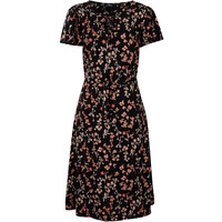 Bonprix Sukienka midi z wiskozy z falbanami, długość do kolan czarny w kwiaty