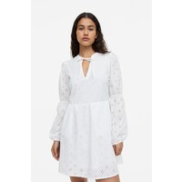 H&M Trapezowa sukienka z haftem angielskim - 1171553001 Kremowy