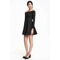 H&M Sukienka z odkrytymi ramionami 0356226001 Czarny