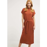 Selected Femme SFCELIA Sukienka z dżerseju rustic brown SE521C0AP