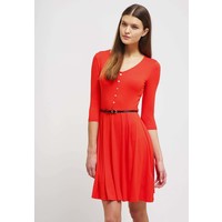 mint&berry Sukienka z dżerseju fiery red M3221CA2L