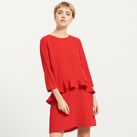 Reserved Czerwona sukienka z baskinką QX105-33X
