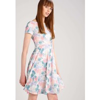 mint&berry Sukienka z dżerseju white alyssum M3221CACL