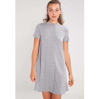 Vero Moda VMTIRA Sukienka z dżerseju medium grey melange VE121C166