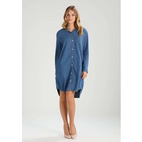 GAP GIRLFRIEND Sukienka jeansowa medium indigo GP021C06F