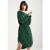 Calvin Klein Jeans DARCY DRESS Sukienka koszulowa trekking green C1821C022
