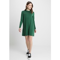 Weekday ESSEN DRESS Sukienka z dżerseju green WEB21C00R