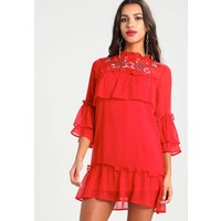 Missguided FRILL NECK EMBROIDERED SHIFT DRESS Sukienka letnia red M0Q21C0OU