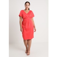 Dorothy Perkins Curve FLUTTER SLEEVE SHIFT DRESS Sukienka etui coral DP621C08A