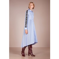 Each x Other POPELINE TUXEDO DRESS WITH PLEATED DETAIL Długa sukienka sky blue EA021C00A