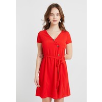 Vero Moda Petite VMANNIKA CAPSLEEVE DRESS Sukienka koszulowa fiery red VM021C032