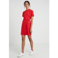 Filippa K CREW NECK DRESS Sukienka z dżerseju berry red F1421C045