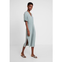 Re.draft DRESS WITH PLEATDETAIL Długa sukienka faded olive REM21C00I
