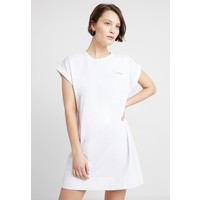 Calvin Klein DRESS Sukienka z dżerseju white 6CA21C016