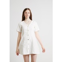 Monki JODI DRESS Sukienka jeansowa off white MOQ21C038