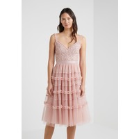 Needle & Thread REFLECTION SHIMMER BODICE DRESS Sukienka koktajlowa rose pink NT521C04H