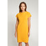 Quiosque Prosta żółta sukienka z kokardą na plecach 4IS010301